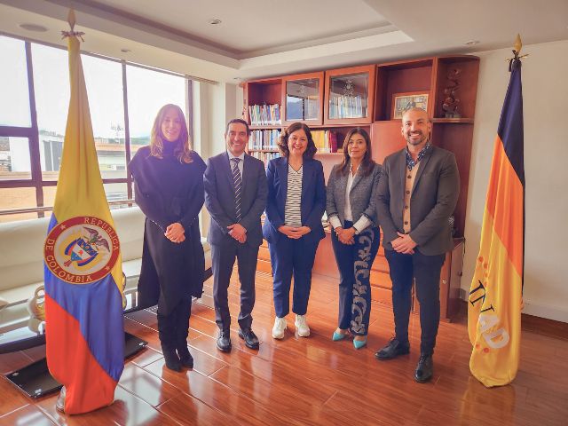 Estudiantes de Ciencia Política de la UNAD podrán obtener un segundo título gracias al convenio con la Universidad de Vigo