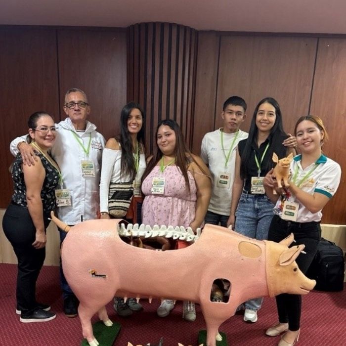 ECAPMA Emprende con la VIEM: primera feria de emprendimiento e innovación en el CICAA 2025