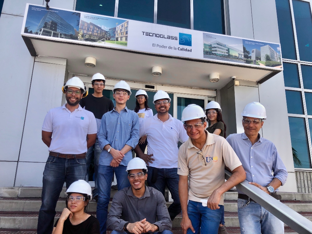 Estudiantes de ECBTI pertenecientes al CCAV Puerto Colombia realizaron visita técnica a la empresa Tecnoglass en Barranquilla